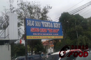 Warung Tenda Biru : Surganya Selat dan Gudeg Ceker yang Terkenal Enak, Lezat dan Legendaris di Kota Solo