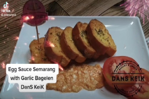 Menikmati Garlic Bagelen Semarang dan Egg Sauce : Gabungan Lezat yang Tidak Terlupakan