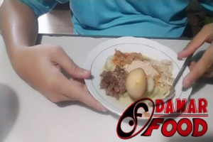 Momen Bersejarah di Danar Food and KeiK Semarang : Open House Idul Fitri 2023 dengan Lontong Opor Ayam Kampung Paling Lezat Enak di Semarang