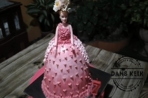 Cake Ultah Barbie, Barbie Tart Cake atau Barbie Birthday Cake Terdekat di Semarang Berkualitas dengan Harga Murah