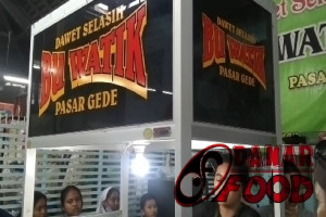 Es Dawet Selasih Bu Watik, Kuliner Khas Pasar Gede Solo yang Siap Menyegarkan Tenggorokan