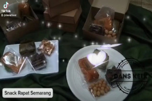Rekomendasi Snack Rapat Kekinian Enak Murah Makanan Khas Semarang yang Hits Banget