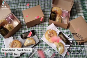 Jual Paket Snack Natal : Snack Tahun Baru Special Berkualitas Enak Murah Laris Manis di Semarang