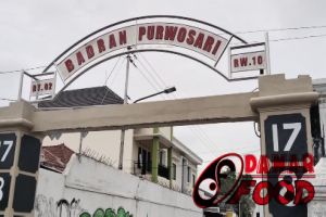 Badran Purwosari Laweyan Surakarta : Lapangan Kota Barat, Masjid Muhammadiyah Kota Barat dan Shelter Pedagang PKL Kota Barat