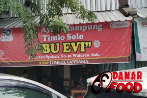 Kuliner Enak Murah di Solo : Rekomendasi Sop Ayam Kampung dan Timlo Solo Bu Evi, Kuah Gurihnya Juara