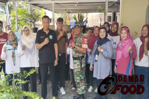 Mencegah Penyebaran Penyakit dengan Pemeriksaan Jentik Nyamuk di RW V Kelurahan Candi Semarang
