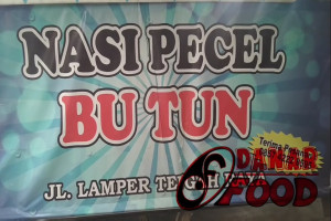 Nasi Pecel Bu Tun Lamper Tengah : Kuliner Legendaris Semarang yang Patut Dicoba