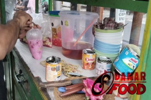Mengenal Lebih Dekat Sop Buah Pakdhe Zhaenal : Kelezatan Khas Cirebon di Tengah Kota Semarang