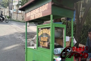Menggali Keunikan dan Kenikmatan Nasi Goreng Babat Pak Surya Sompok Semarang