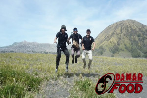 Destinasi Wisata Hits Pasir Berbisik Bromo : Lautan Pasir Indah dan Misterius di Gunung Bromo