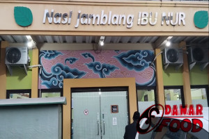 Rame Berarti Enak? Menikmati Nasi Jamblang Ibu Nur Kuliner Legendaris Khas Cirebon yang Wajib Dicoba